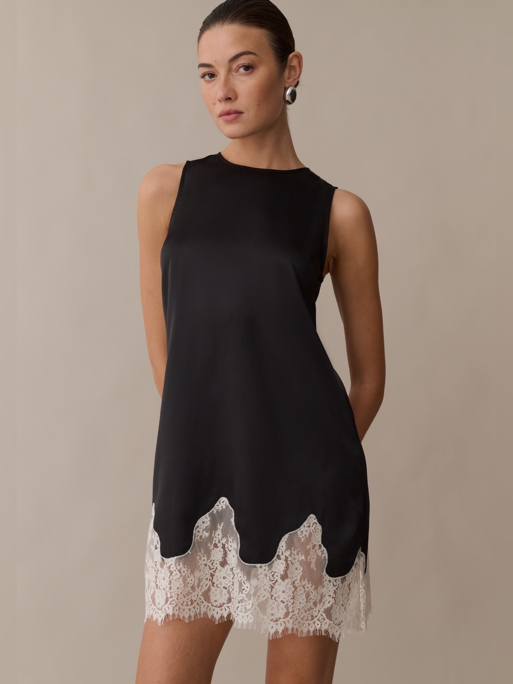 NWT Kourt Yasmin Dress size Small S black white satin lace mini dress Few Moda